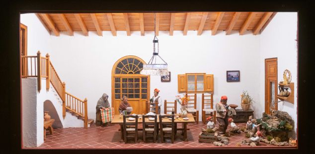 Els pessebristes de Mataró, preparant la Ruta del Pessebre. Foto: R. Gallofré