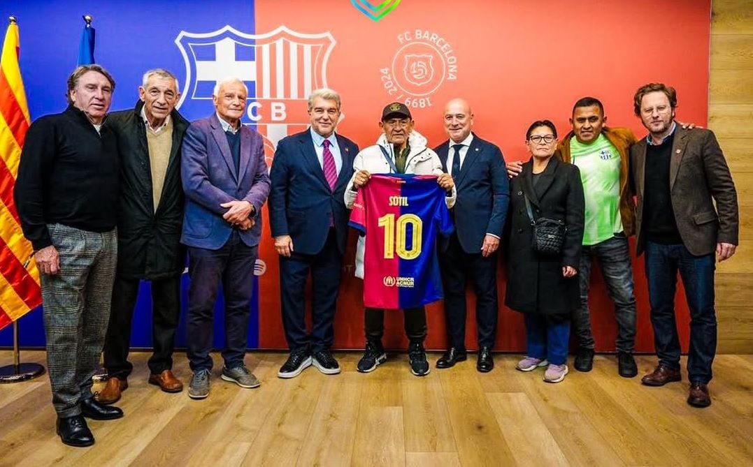 Sotil va rebre un homenatge per part del Futbol Club Barcelona, coincidint amb els actes del 125è aniversari del club, el passat de novembre a la capital catalana