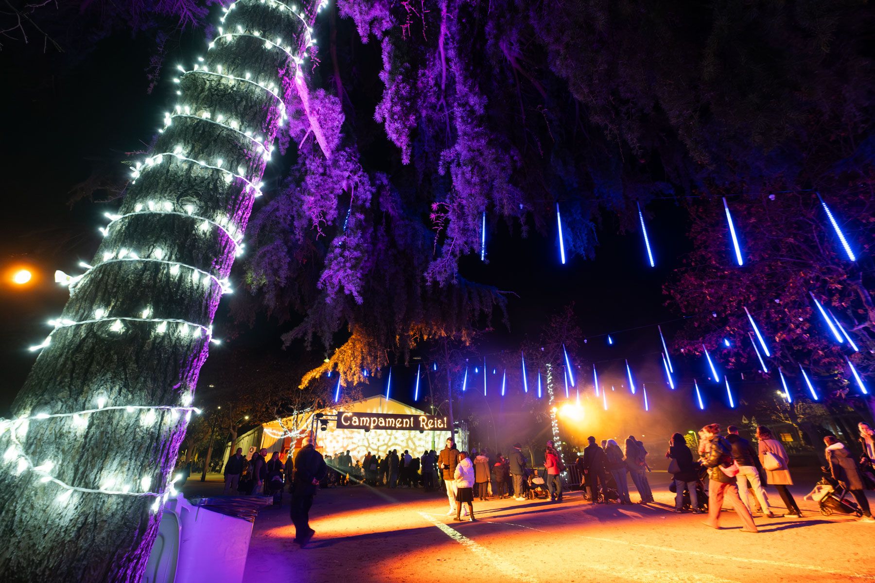 Espectacular il·luminació exterior al Campament Reial al Parc Central. Foto: R.Gallofré