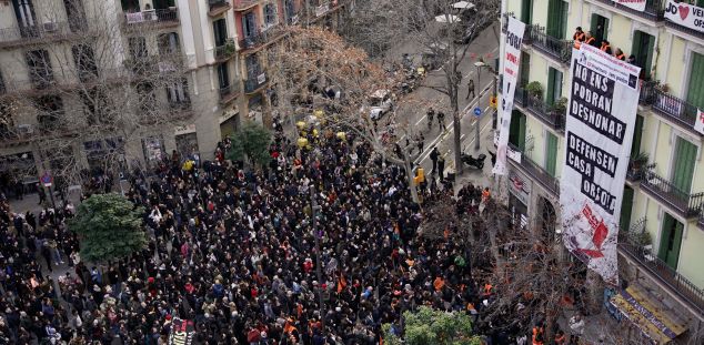 La movilización frente a Casa Orsola. Foto: ACN