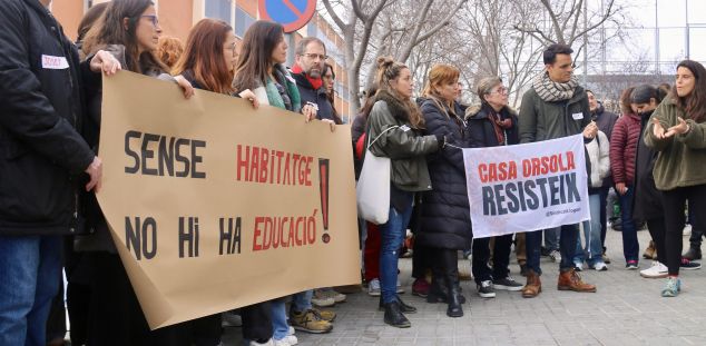 Movilización en el Satorras en apoyo al profesor Josep Torrent. Foto: ACN