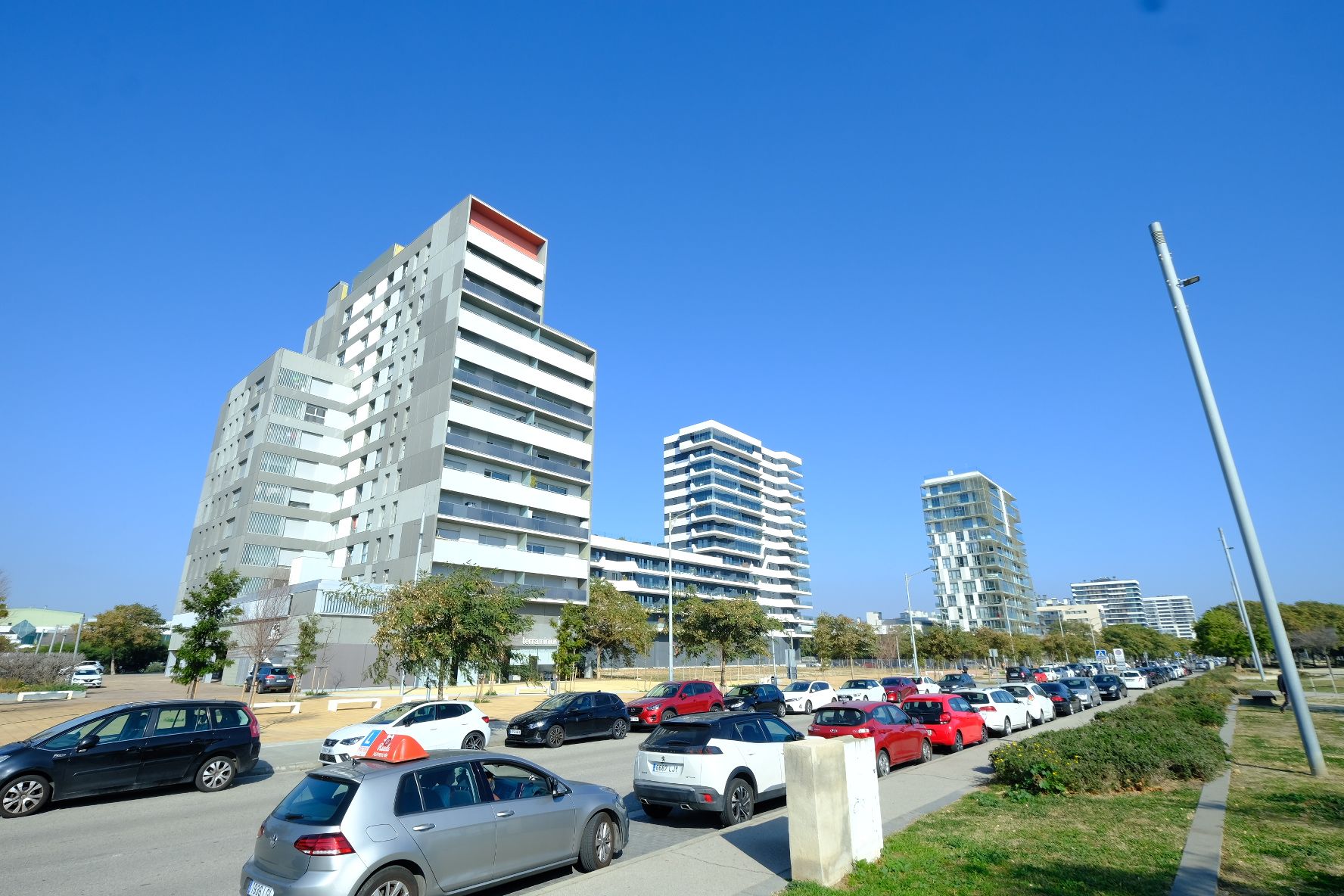 Edifici del Rengle on els veïns denuncien que els volen fer fora. Foto: R. Gallofré 