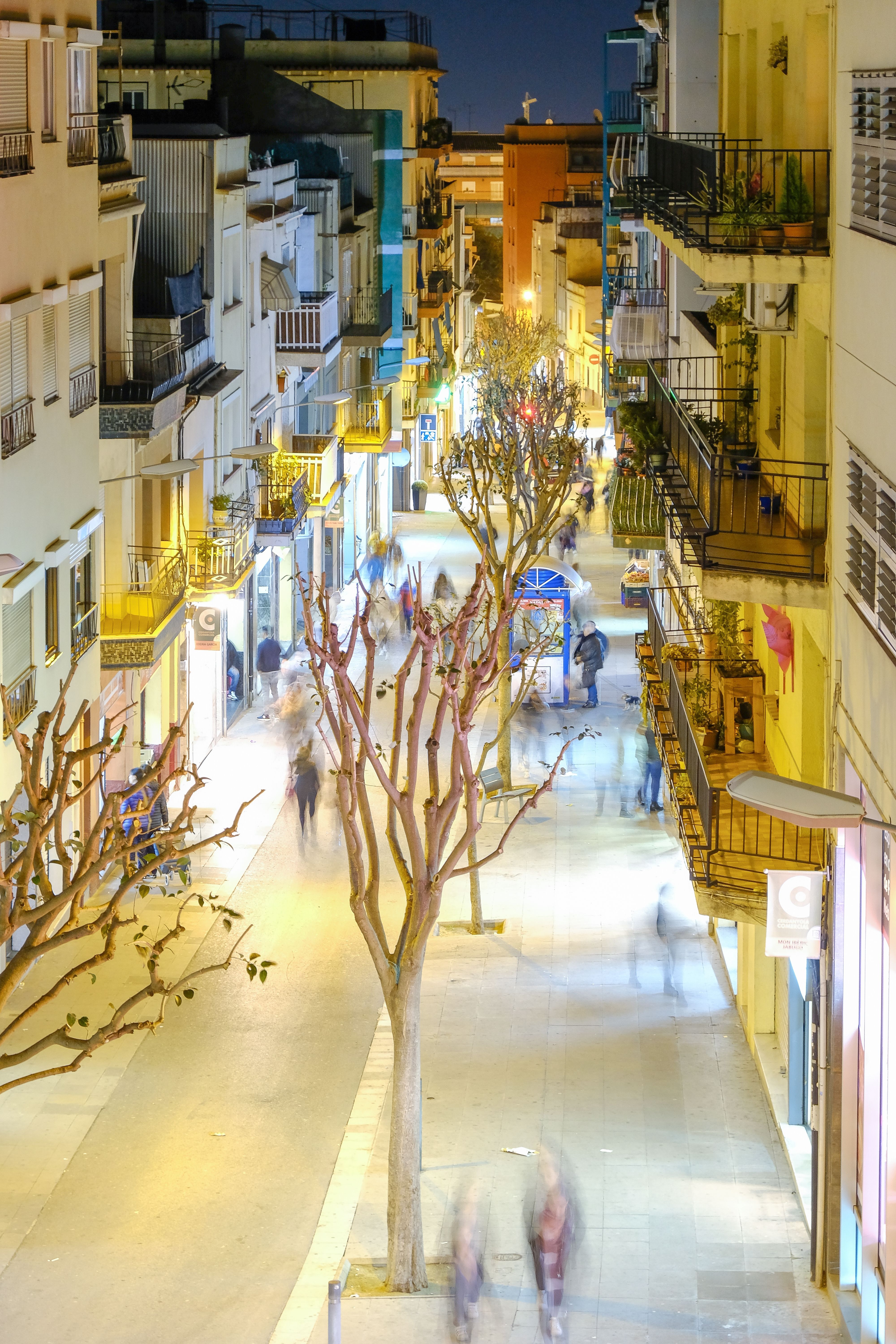 El carrer Rossellò, artèria de Cerdanyola