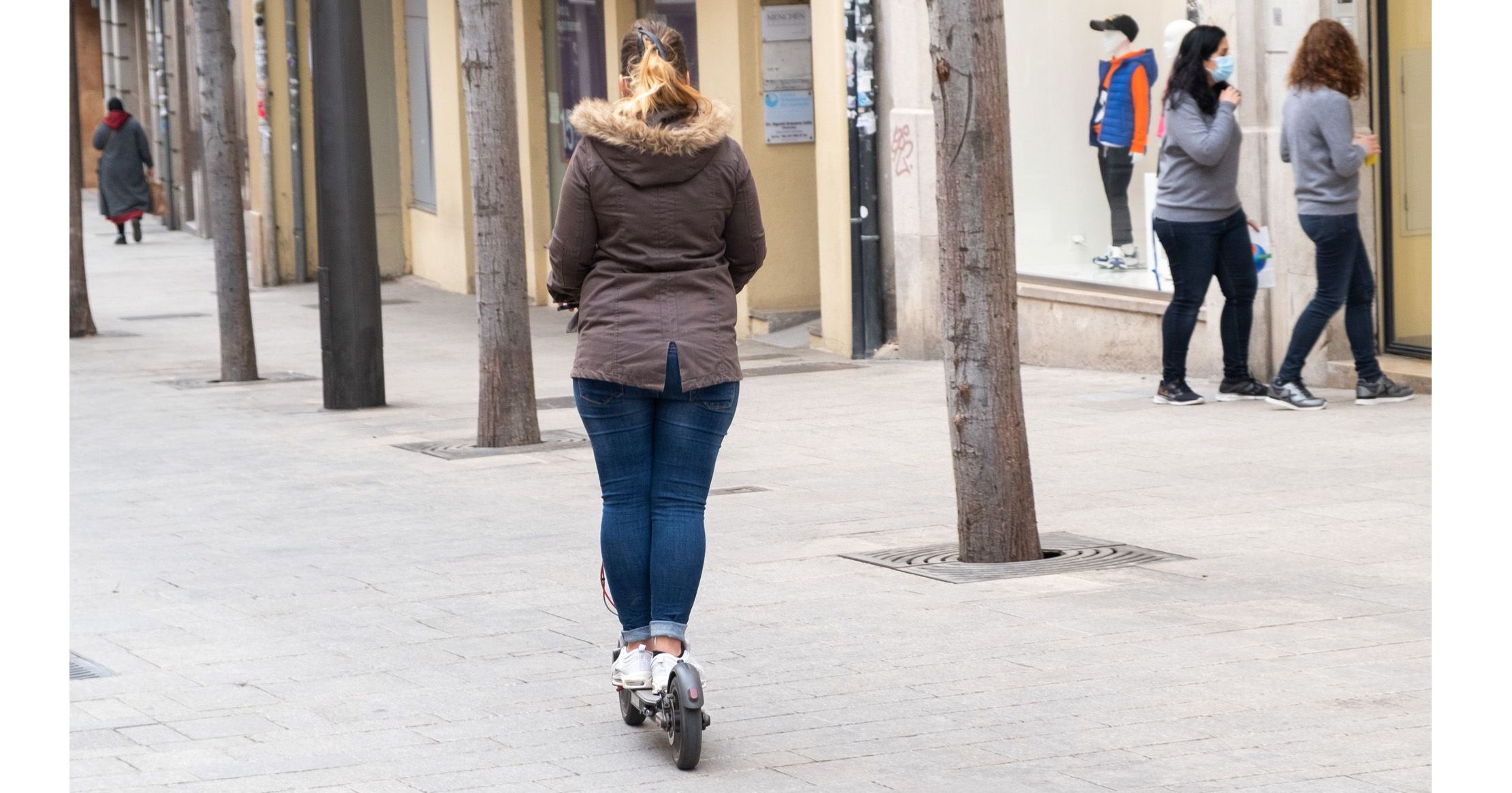 Patinet per l'illa de vianants de Mataró