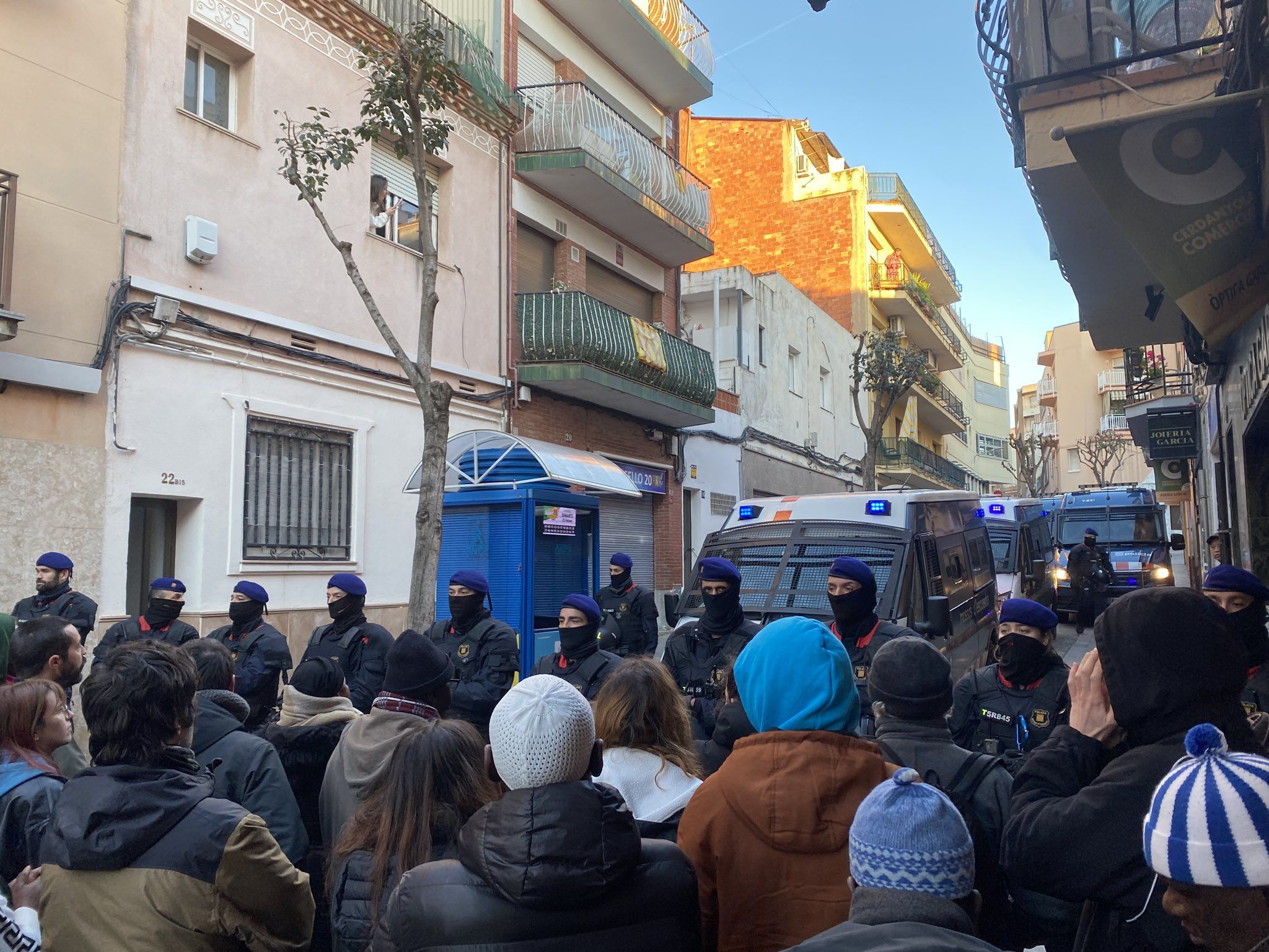 Desnonament al barri de Cerdanyola de Mataró. Foto Sindicat d'Habitatge