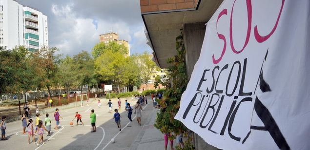 Pancartas en la escuela Camí del Mig