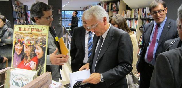 Ferran Mascarell Preside La Inauguracion Del Nuevo Local D Abacus