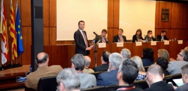 Xavier Amor interviniendo a la asamblea de la Federación de municipios