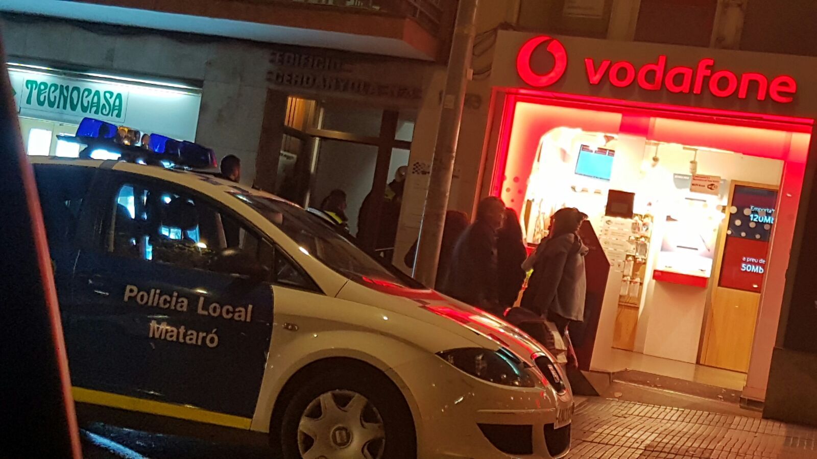 La Policia, al lloc dels fets. Fotos: Cerdanyola Directo