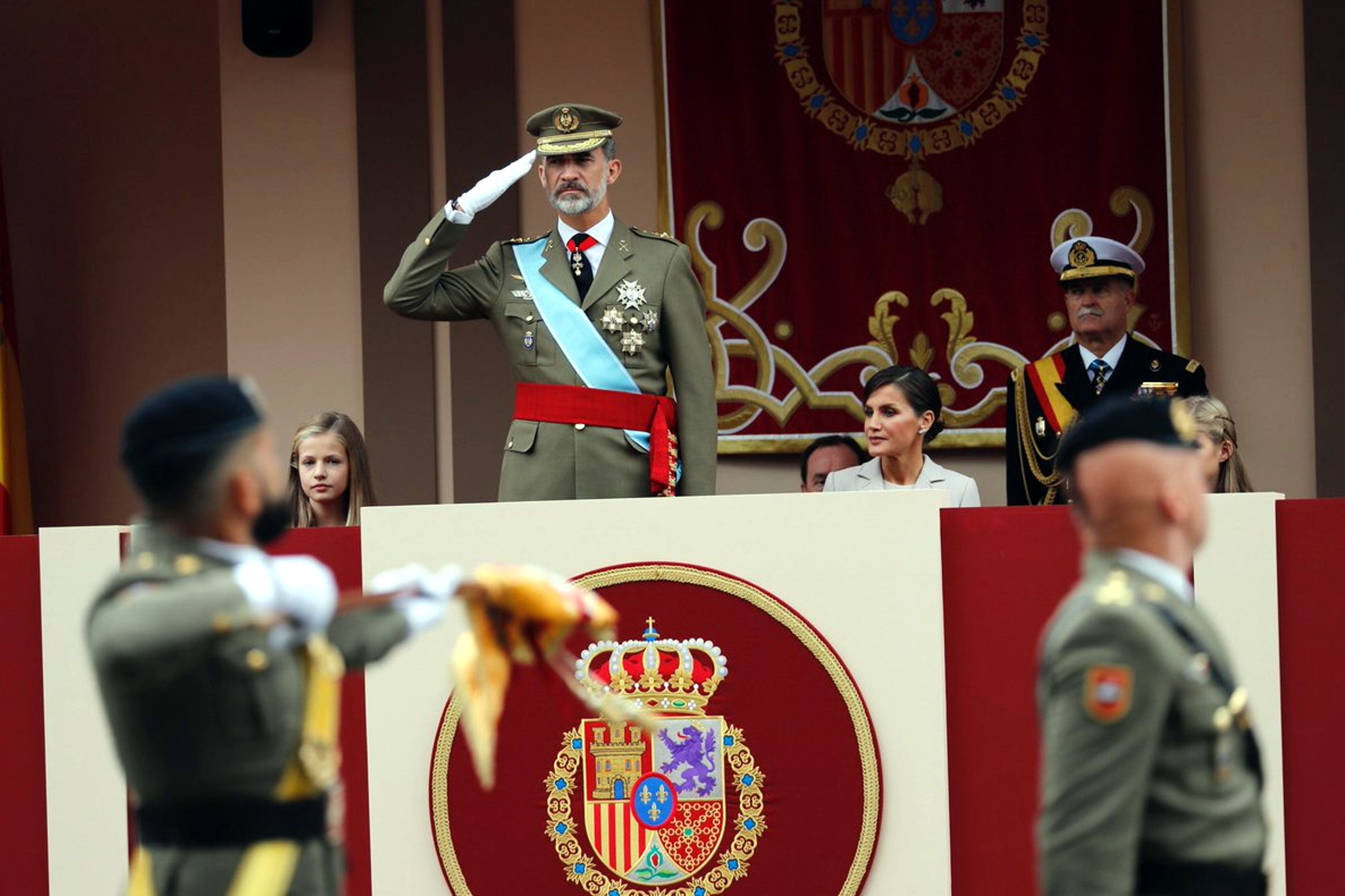 El rey Felip VI presenciando el desfile militar del 12 de octubre de 2018. Foto: ACN