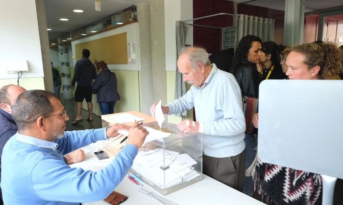 Votacions a l'escola Anxeneta. Foto: Carme Francés