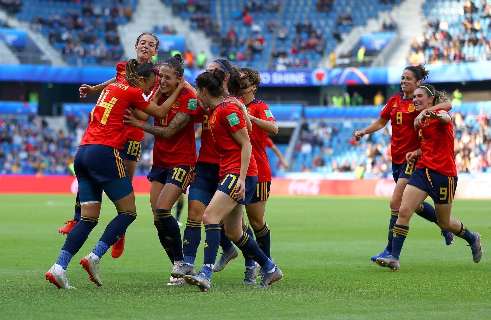 Les jugadores de la selecció espanyola celebren un gol. Foto: rfef.