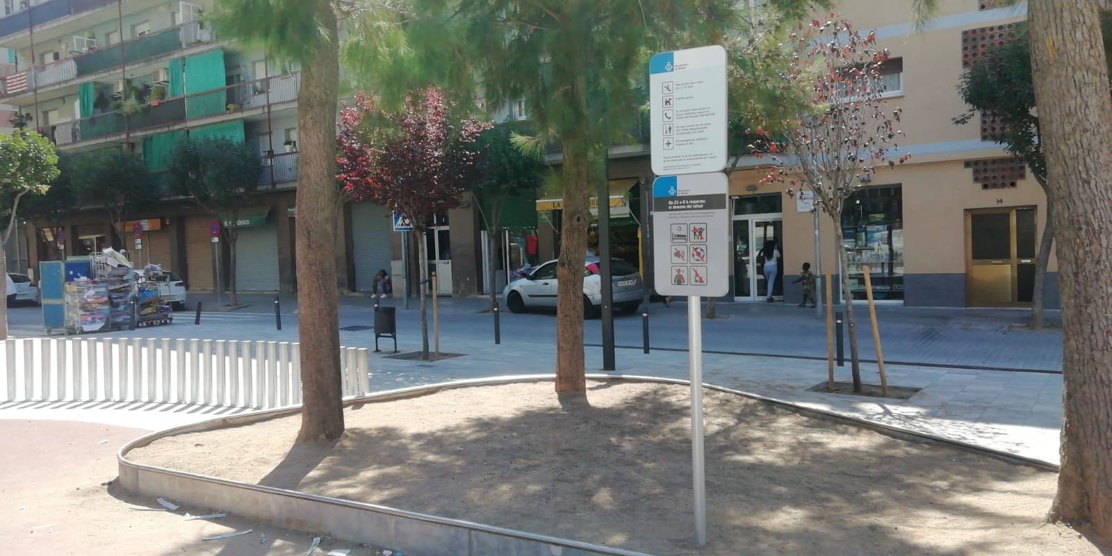 Cartell informatiu a la plaça de Joan XXIII/ Aj.Mataró