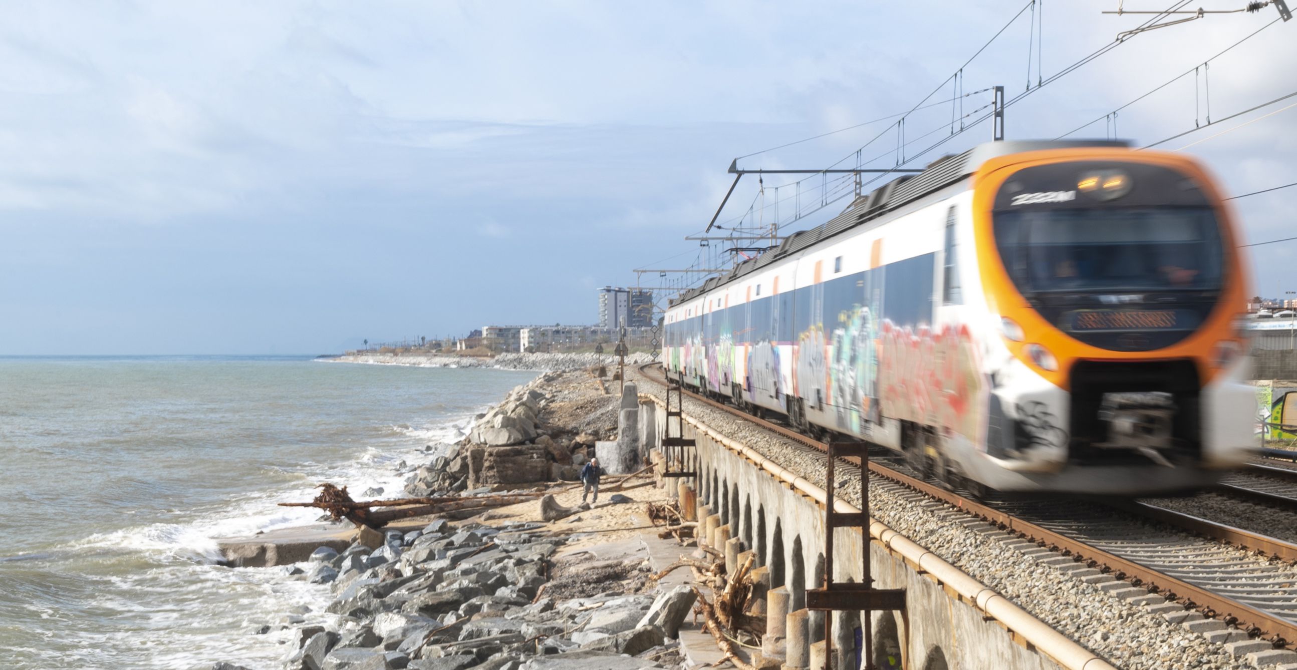 Tren per la costa. Foto: R. G. 