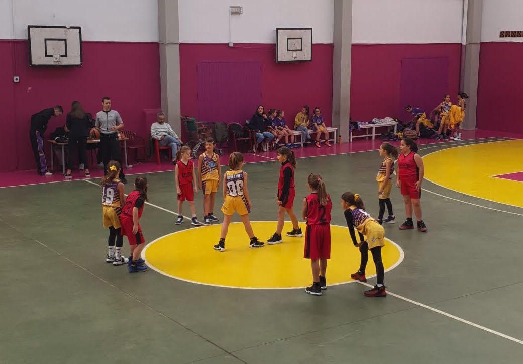 Un partit de base entre els dos equips. Foto: Femení Maresme (TwitteR)