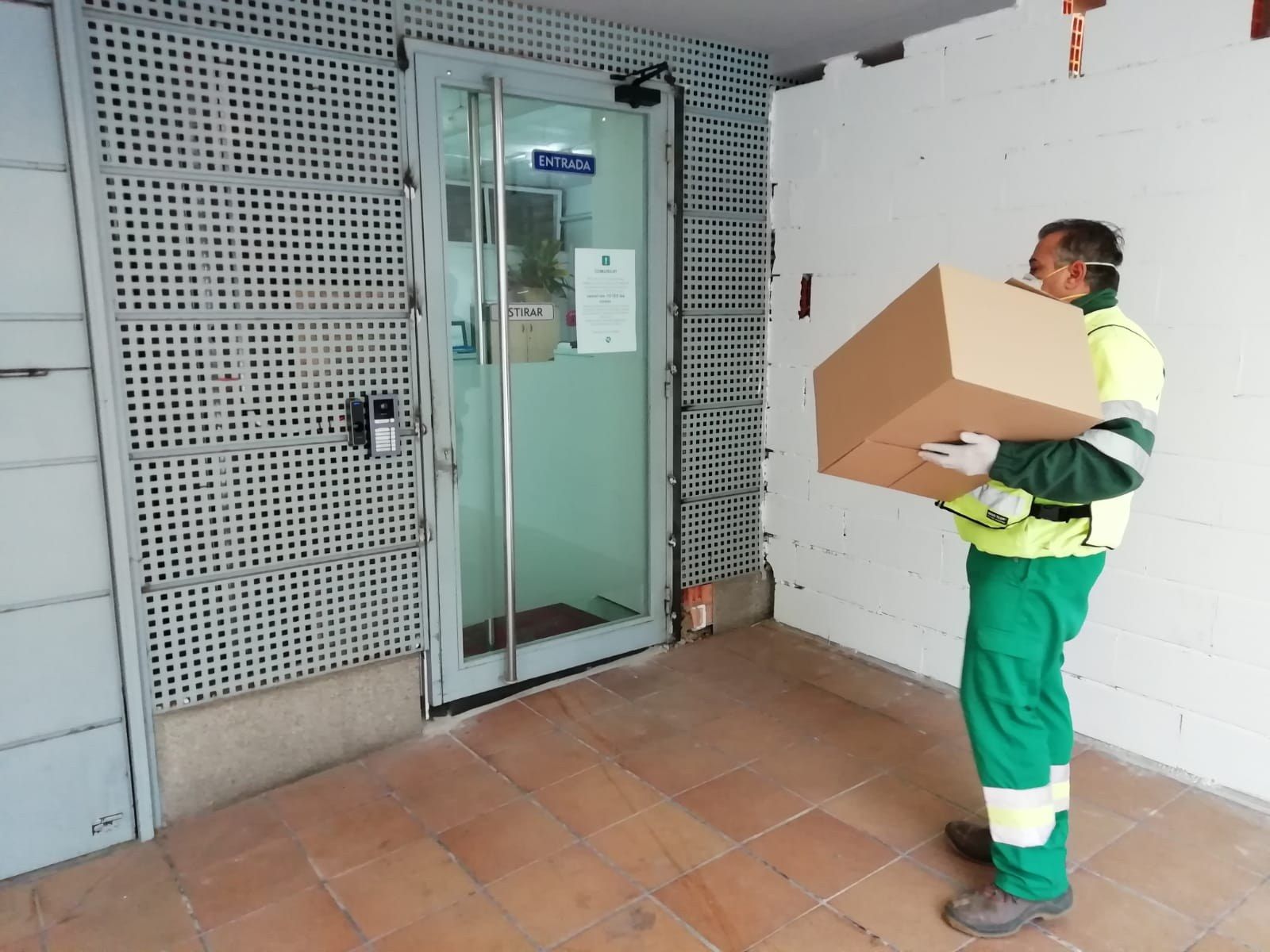 Un trabajador municipal. Foto: Ayuntamiento de Mataró