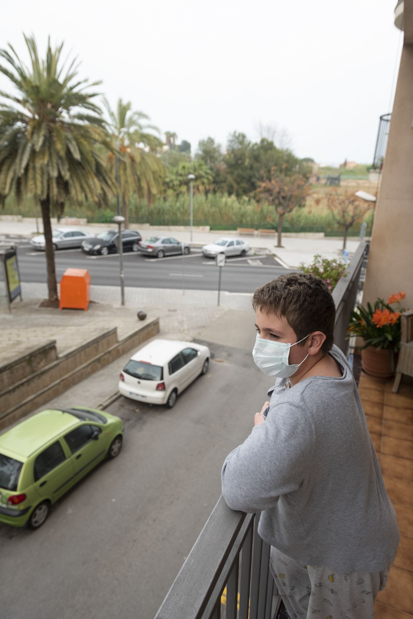 Niños confinados en casa por el coronavirus. Podrán salir a pasear. Foto: R.Gallofré