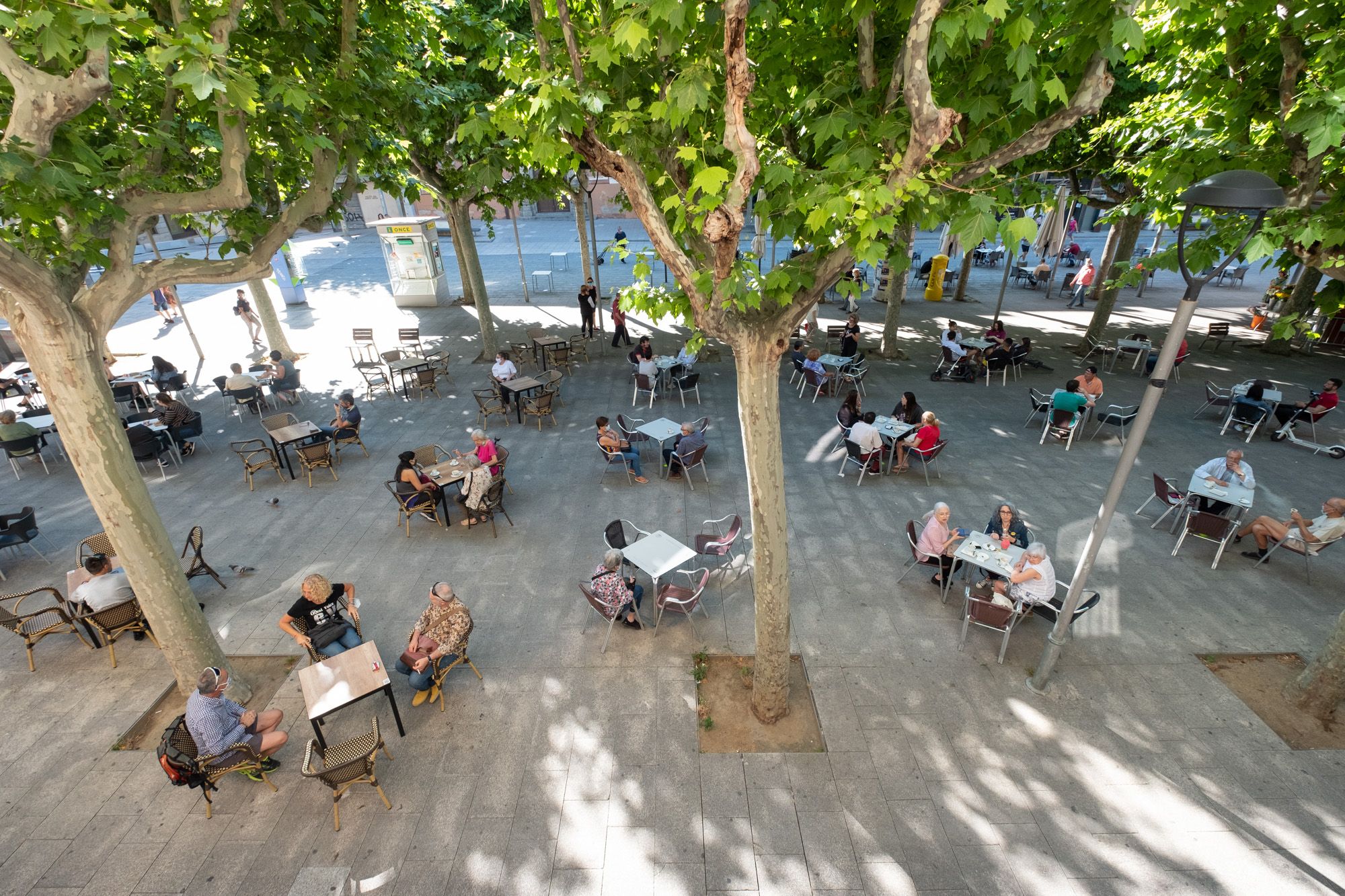 Terrasses plenes a la Plaça de Santa Anna. Foto: R.Gallofré