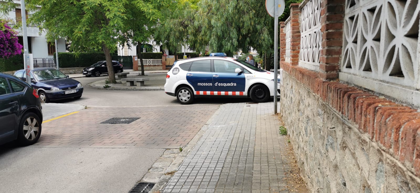 Mossos d'Esquadra al lloc del robatori violent. Foto: Cedida