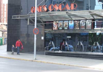 La fachada de los cines Oscar este miércoles por la tarde